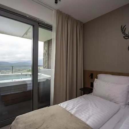 Sky Hill Apartman *