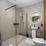 Sky Hill Apartment *