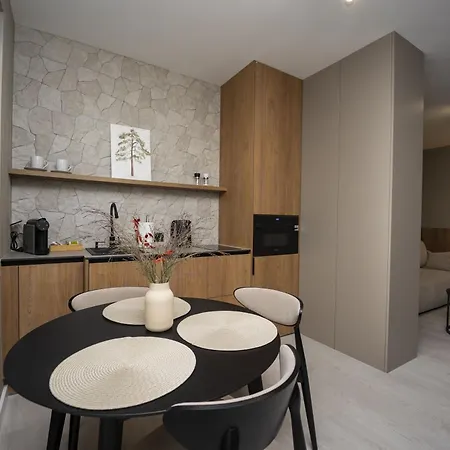 Sky Hill Apartment