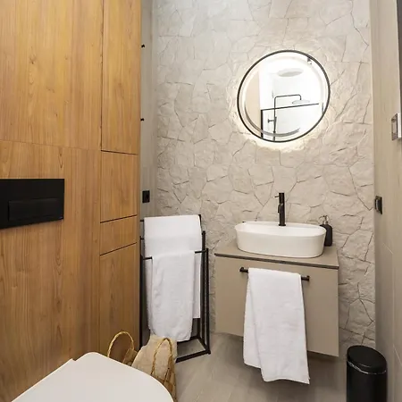 Sky Hill Apartment *