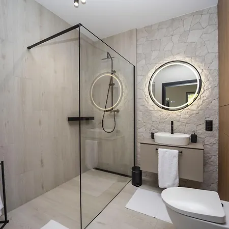 Sky Hill Aparthotel 4*